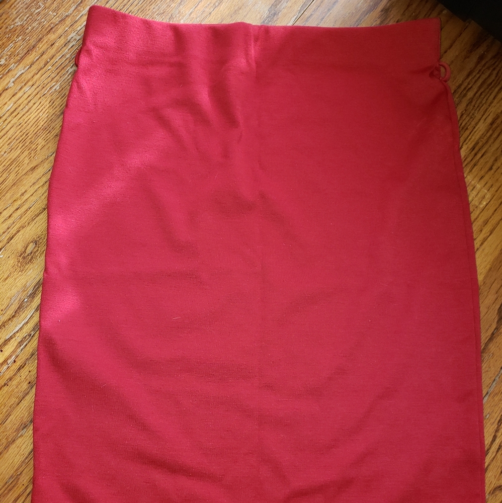 Stretch pencil skirt
